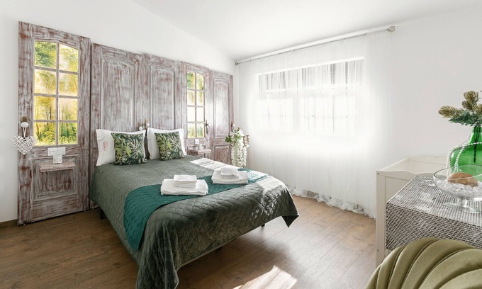 Alcobaca Villa | Discover Comfort at Casas da Gralha - Alecrim with Spa & Breakfast
