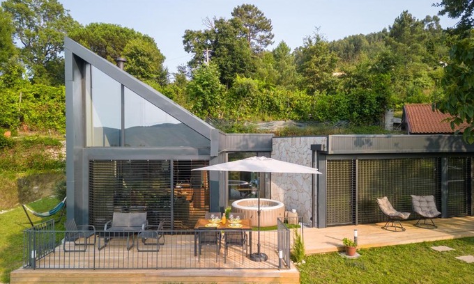 Balanca Ski Chalet | Experience Casas de Bouro 3: Oceanfront Paradise Awaits