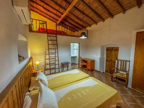 Junqueira House | Inviting Oceanfront Stay at Casas do Palheiro Velho