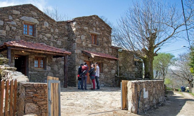 Melgaco House | Discover Casas Dos Barreiros: Pet-Friendly Family Retreat