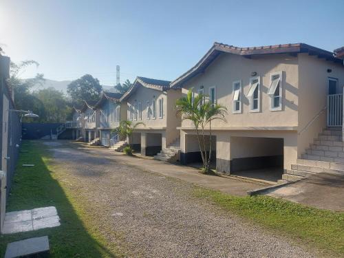 Maranduba Hotel | Cozy Brisa da Praia - Ocean View, Child-Friendly Retreat
