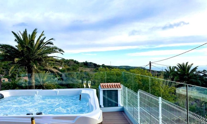 Las Hayas House | Relaxing Retreat at Casas Rurales Amparo Las Hayas