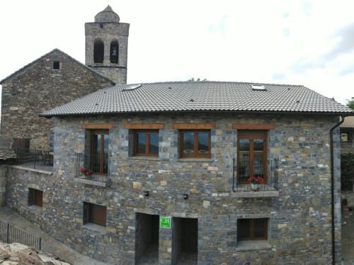 Bestue Apartment | Family-Friendly Retreat at Casas Rurales Bestue-Ordesa