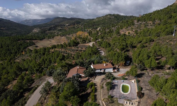 Yeste House | Cozy Casas Rurales Camaretas with Ocean Views & Hot Tub