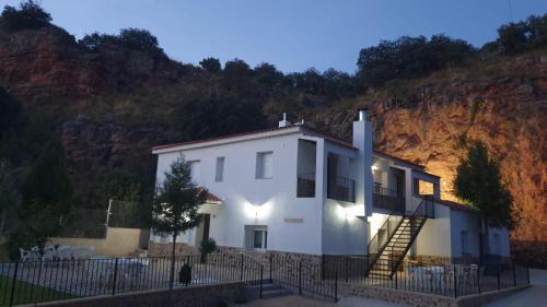 Ossa de Montiel House | Pet-Friendly Oceanfront Escape at Casas rurales La Carrasca