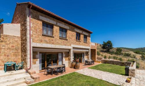 Villacorza House | Discover Pet-Friendly Comfort at Casas Rurales La Niña A