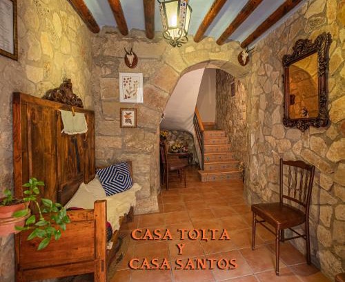 Loarre House | Family-Friendly Stay at Casas Santos y Tolta