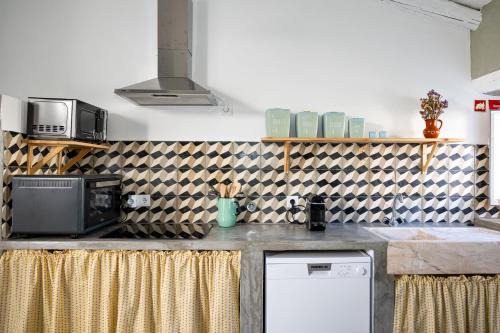 Castro Verde House | Welcome to Casas Velhas - Casa da Taberna: Family & Pet Friendly