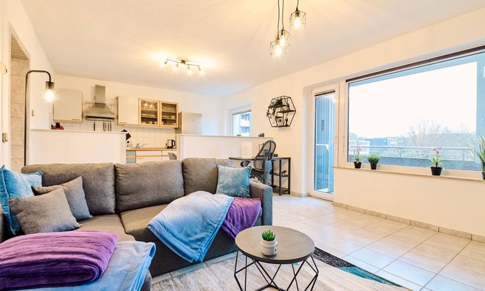 Ronsdorf Apartment | CASATUA - Quiet - Workplace - Balcony - Trade fair - WiFi