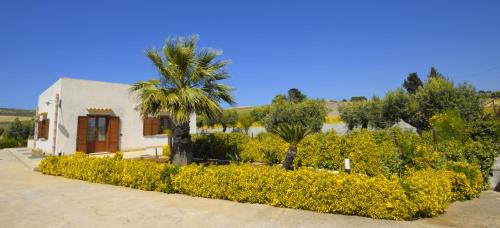 Dattilo House | Discover Casavacanza Dattilo: Family-Friendly with Pool