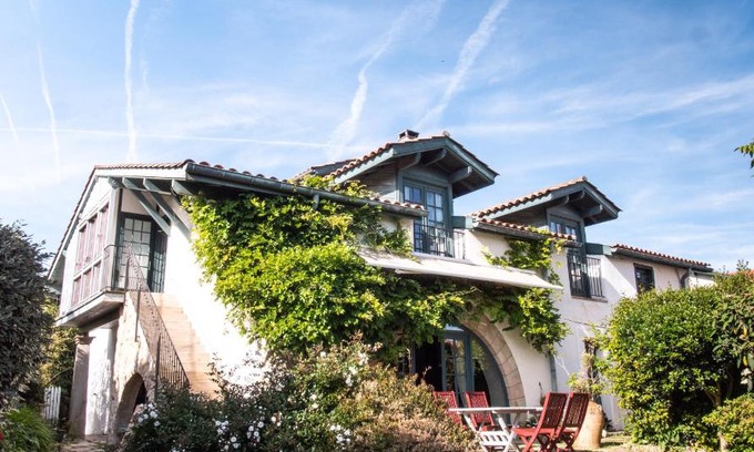 Biarritz Bed & Breakfast | Family-Friendly Casaviel - Rated 9.5/10 for Your Stay