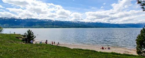 Cascade House | Pet-Friendly Cascade Lakeview Log Cabin with Top Ratings