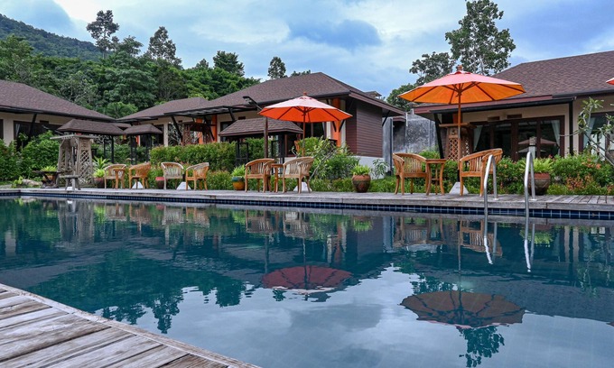 Na Mueang Hotel | Unforgettable Stays at Cascade Tara: Spa & Dining Awaits!