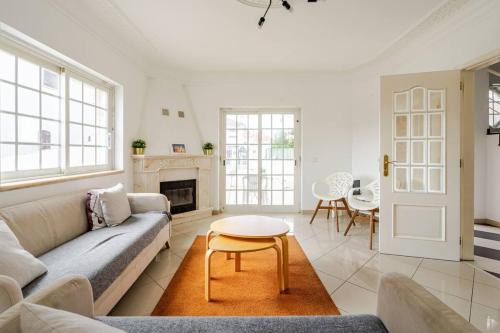 Alvide House | Cozy Alvide Guest House with Pool and Oceanfront Bliss