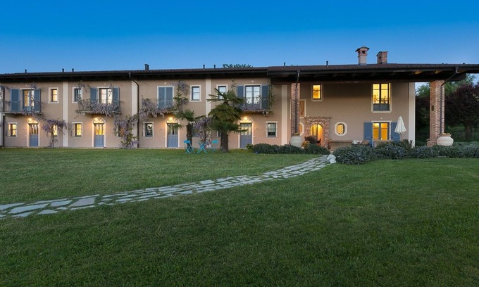 Roddi House | Elegant Cascina Arcangelo Raffaele with Ocean View Amenities