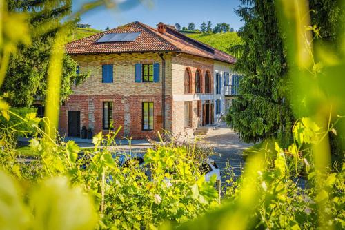 Canelli Hotel | Guest Rated 10/10 at Cascina Bo - Pet-Friendly Retreat
