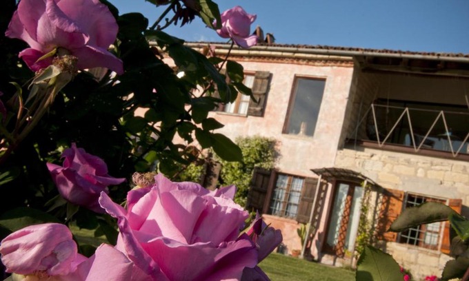 Grazzano Badoglio House | Cozy Cascina Rosa B&B: Pet-Friendly with Pool & Breakfast