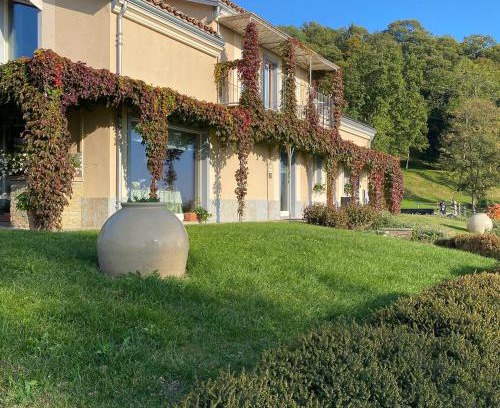 Muzzano House | Eco-Friendly Retreat at Cascina Serra: Pet & Child Friendly