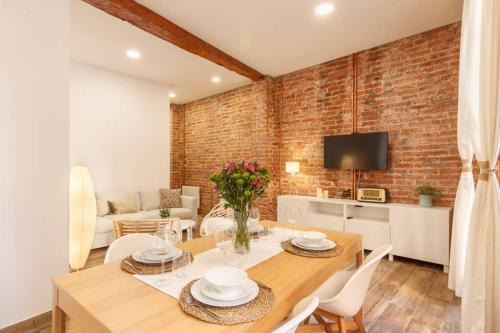 Bilbao Old Town Apartment | Prime Location Hotel near Plaza Nueva & Unamuno - 4 Stars