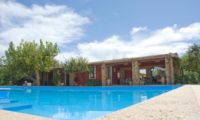 Augusta Apartment | Discover Case Di Loco Castro: Pet-Friendly Retreat with Pool