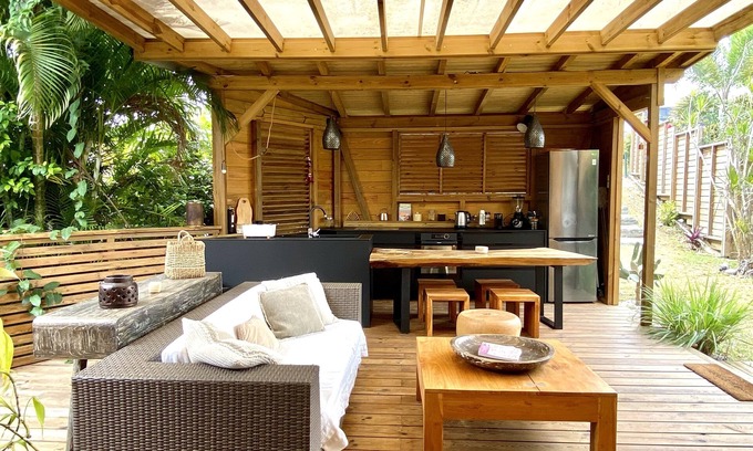 Dampierre House | Ideal Oceanfront Retreat for Couples - Guest Rated 10/10