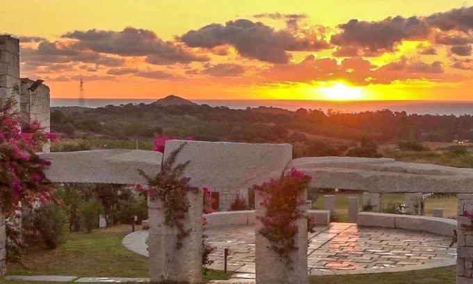 Castiadas Villa | Relax at Case Li Conchi with Ocean View & Pool Access