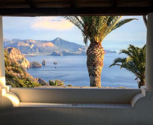 Lipari House | Oceanfront Escape at Case Quattrocchi - Guest Rated 10/10