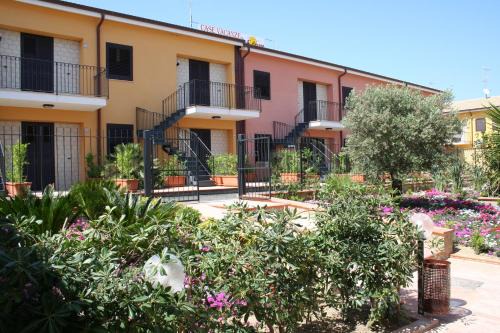 Porto Empedocle Apartment | Oceanfront Case Vacanze Ancora - Pet-Friendly Retreat