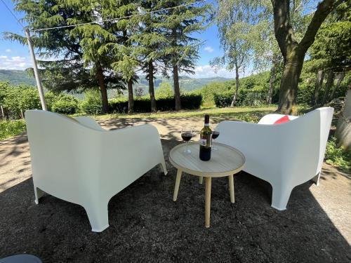 Cravanzana Apartment | Guest Rated 10/10: Case Vista Alta Langa, Studio Bormida