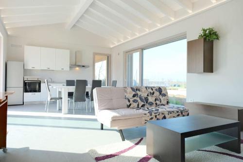 Ovest Villa | Top-Rated Case VR Holiday ResiRenza: Family-Friendly Oasis