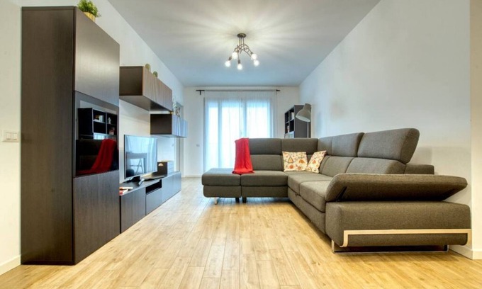Piotello Apartment | Modern Casa Francesca: Pet-Friendly Retreat with Spa Access