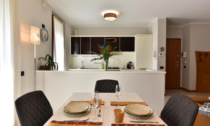 Cernusco sul Naviglio Apartment | Elegant Masai Mara House with Spacious Balcony & Family-Friendly