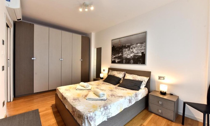 Cernusco sul Naviglio Apartment | Elegant Casa Kikka with Balcony - Pet and Child Friendly