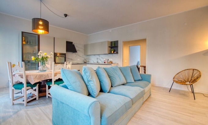 Washington Apartment | Elegant Central Apartment with Spa and Breakfast Amenities