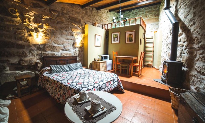 Montederramo House | Delight in Caserío da Castiñeira: Pet-Friendly Retreat