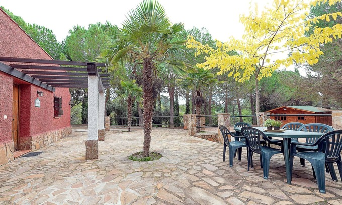 Huetor Santillan Cottage | Discover CASERÍO DEL COLMENAR: Relax by the Pool & Spa