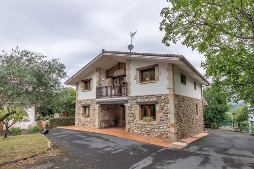 Andra Mari House | Discover Caserío: Family-Friendly Retreat Near Bilbao