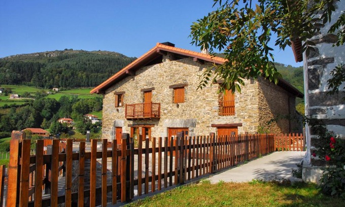 Gaztelu House | Oceanfront Getaway at Caserio Gaztelu - Rated 9.9/10