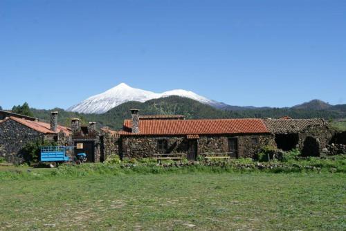 El Tanque House | Eco-Friendly Retreat at Caserio Los Partidos with Ocean Views