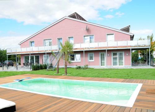 Oberdachstetten Apartment | Rothen Retreat: Family-Friendly Caseti 5 Ferienwohnungen