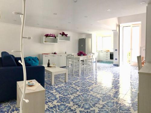 Ischia Porto Apartment | Oceanfront Casetta del pescatore - 4-Star Guest Rated Retreat