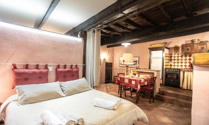 Sutri House | Guest Favorite: Casetta Di Carlo Magno with Family Amenities