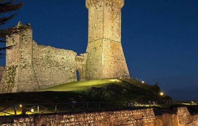 Radicofani House | Highly Rated Casetta di Ghino: Family-Friendly Stay Awaits