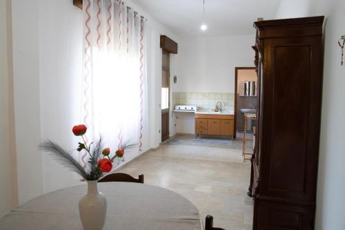 Sant'Andrea Bonagia House | Family-Friendly Casetta Mangiapane with Kitchen Amenities