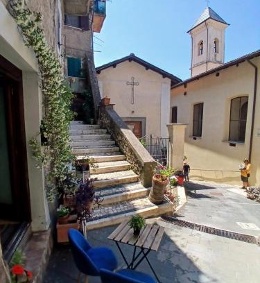 Olevano Romano Apartment | Discover Casetta nel Borgo: Oceanfront Bliss Awaits