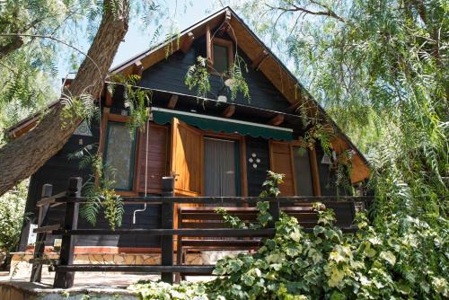 San Giovanni Gemini Ski Chalet | Pet-Friendly Casetta Pizziddu with Oceanfront Views
