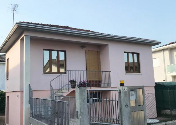 Malo Apartment | Family-Friendly Stay at Casetta Rosada, Rated 9/10 by Guests