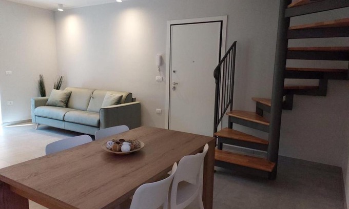 L'Aquila House | Pet-Friendly Retreat: Casetta San Marciano Pile Awaits