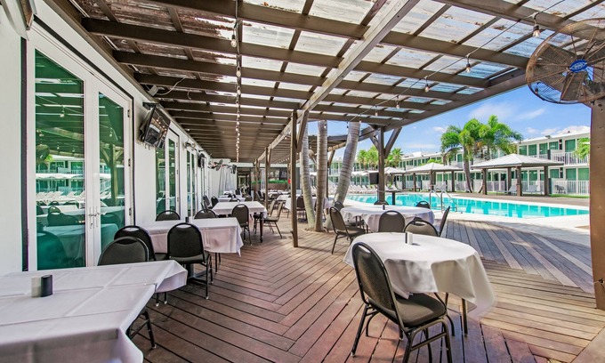 Osprey Hotel | Family-Friendly Casey Key Resorts with Pool & Restaurant