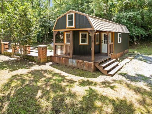 Cullowhee House | Discover Casey Paradise Tiny Home Retreat: Pet-Friendly Escape